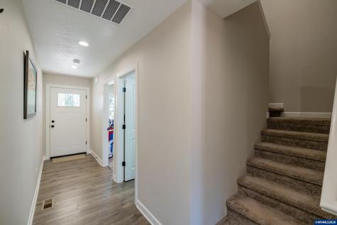 123 Sorbin Avenue E Gates OR 97346