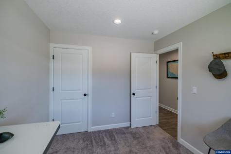 123 Sorbin Avenue E Gates OR 97346
