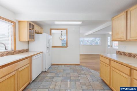 561 W Olive Street Newport OR 97365