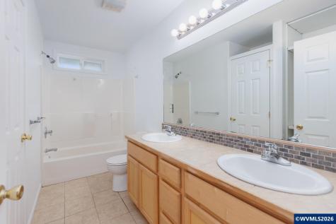 561 W Olive Street Newport OR 97365