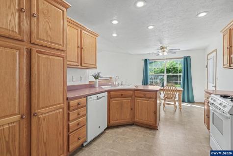 740 SE Lacey Street Sheridan OR 97378