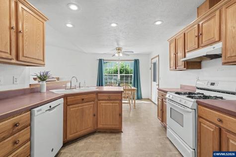 740 SE Lacey Street Sheridan OR 97378