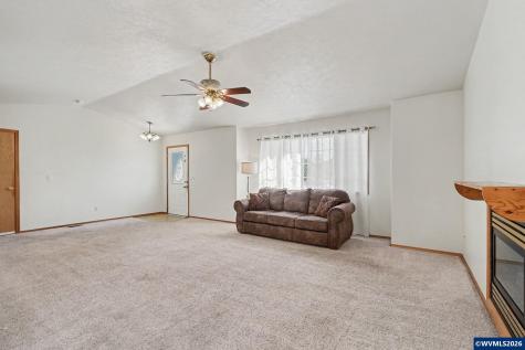 740 SE Lacey Street Sheridan OR 97378