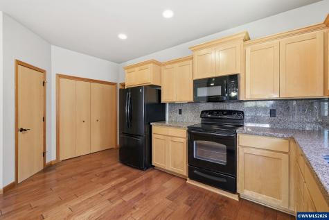 2030 Lakeland Way Eugene OR 97408