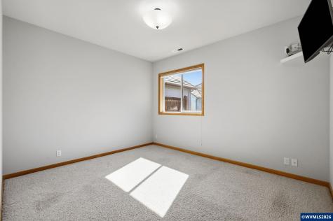 2030 Lakeland Way Eugene OR 97408