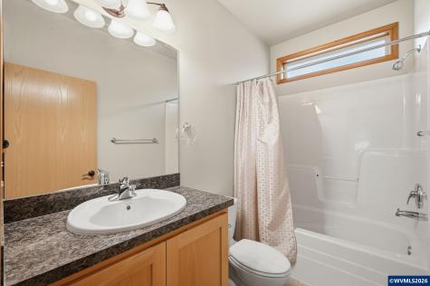 2030 Lakeland Way Eugene OR 97408