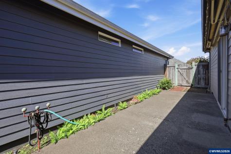 2030 Lakeland Way Eugene OR 97408