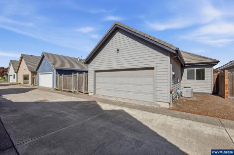 2030 Lakeland Way Eugene OR 97408