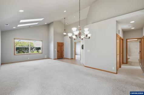 2030 Lakeland Way Eugene OR 97408