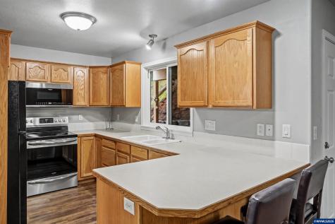 6049 Fircrest Street SE Salem OR 97306