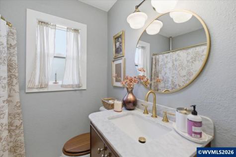 425 Crowfoot Road Lebanon OR 97355