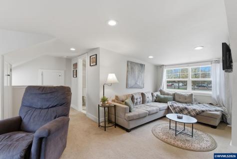 4170 45th Avenue NE Salem OR 97305