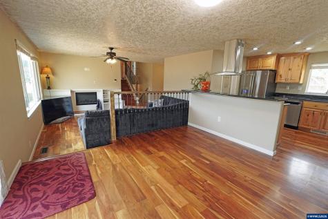2305 Mosswood Court S Salem OR 97306