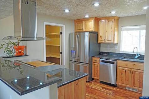 2305 Mosswood Court S Salem OR 97306