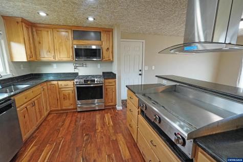 2305 Mosswood Court S Salem OR 97306