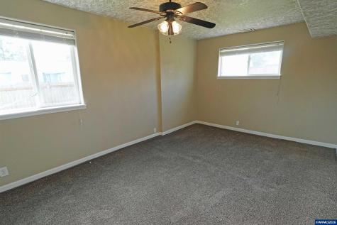 2305 Mosswood Court S Salem OR 97306
