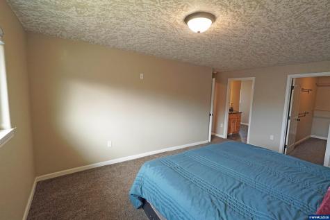 2305 Mosswood Court S Salem OR 97306