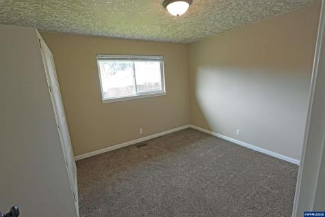 2305 Mosswood Court S Salem OR 97306