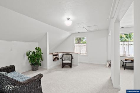8867 SE 10th Avenue Portland OR 97202