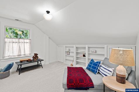 8867 SE 10th Avenue Portland OR 97202