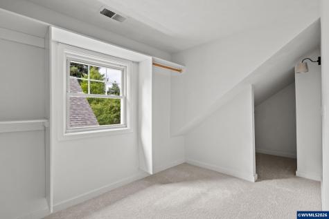 8867 SE 10th Avenue Portland OR 97202