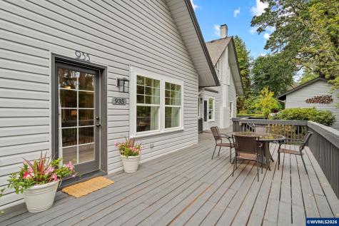 8867 SE 10th Avenue Portland OR 97202
