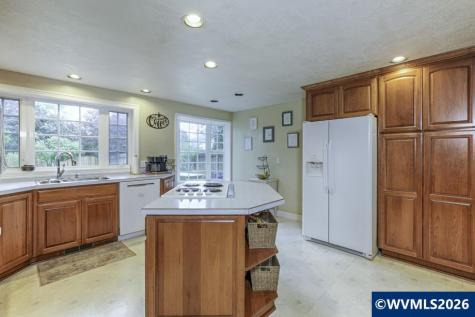 2686 Mountain View Drive S Salem OR 97302