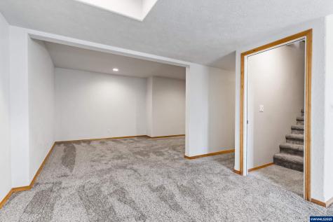 1656 Ashland Court NW Salem OR 97304