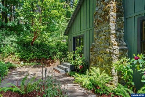 6582 Liberty Road S Salem OR 97306