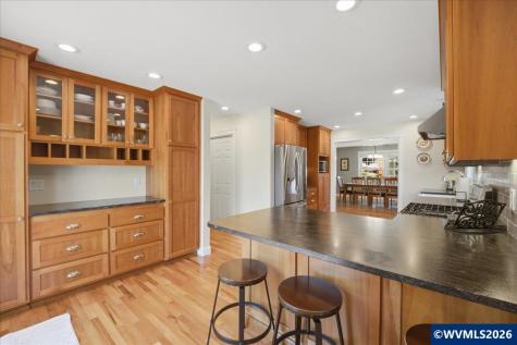 1725 NW Park Terrace Albany OR 97321