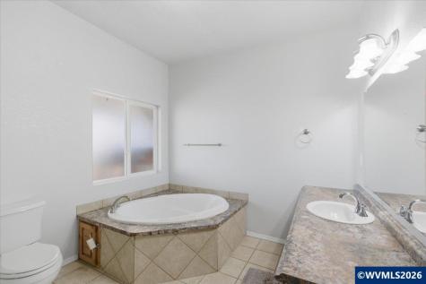 241 Kouns Drive NW Albany OR 97321
