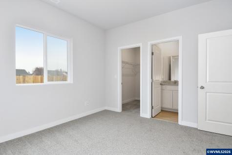 1325 Owl Avenue Woodburn OR 97071