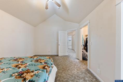 886 N 7th Street Harrisburg OR 97446
