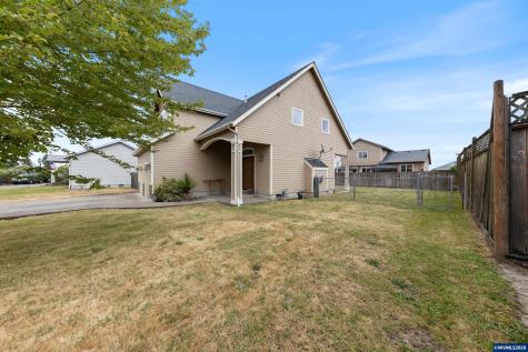 886 N 7th Street Harrisburg OR 97446