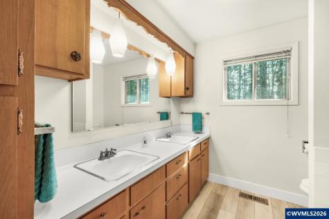 375 Fir Knoll Lane NE Salem OR 97317-0000