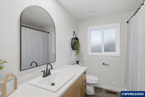 33001 Sand Ridge Road Lebanon OR 97355