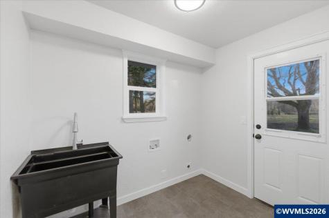 33001 Sand Ridge Road Lebanon OR 97355