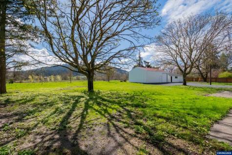 33001 Sand Ridge Road Lebanon OR 97355