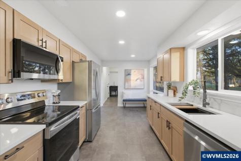 33001 Sand Ridge Road Lebanon OR 97355