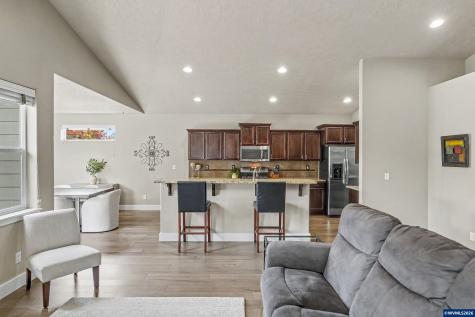 2673 Kingston Way NW Albany OR 97321