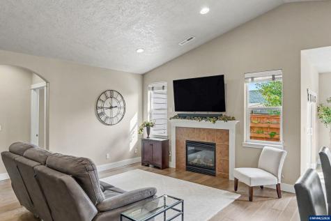 2673 Kingston Way NW Albany OR 97321