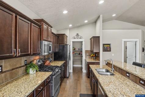 2673 Kingston Way NW Albany OR 97321