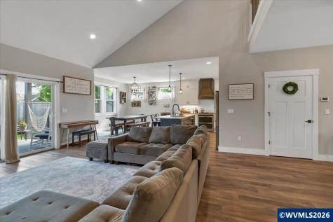 431 Grant Street Silverton OR 97381