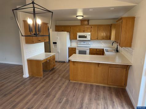 6853 Arborwood Court NE Keizer OR 97303