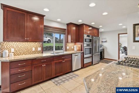544 Clarmount Street NW Salem OR 97304