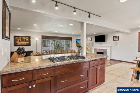 544 Clarmount Street NW Salem OR 97304