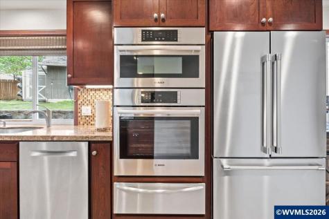 544 Clarmount Street NW Salem OR 97304