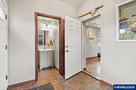 544 Clarmount Street NW Salem OR 97304