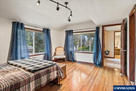 544 Clarmount Street NW Salem OR 97304