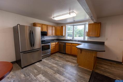 1590 W 2nd Street Halsey OR 97348